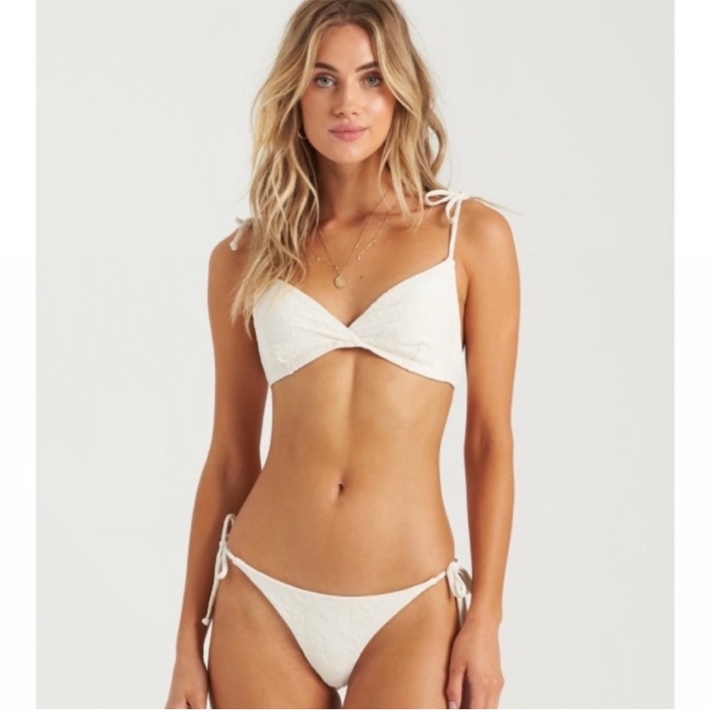 Billabong bikini top crystal tides tali in medium. Off white.